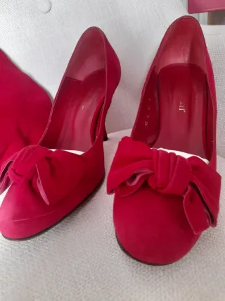 Conjunto bolso y zapatos ante piel Londres Fucsia.