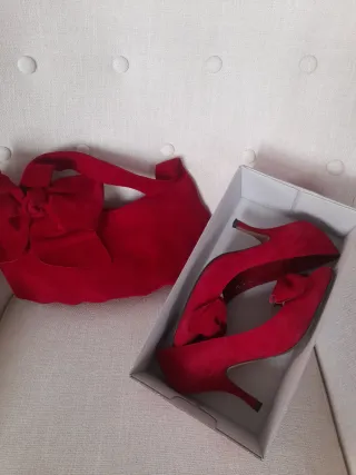 Conjunto bolso y zapatos ante piel Londres Fucsia.