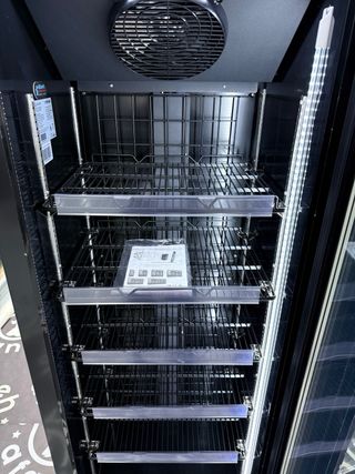 CONGELADOR VERTICAL AFANEH DE UNA PUERTA