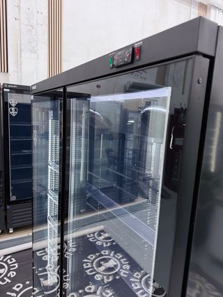 CONGELADOR VERTICAL DE 2 PUERTAS ,