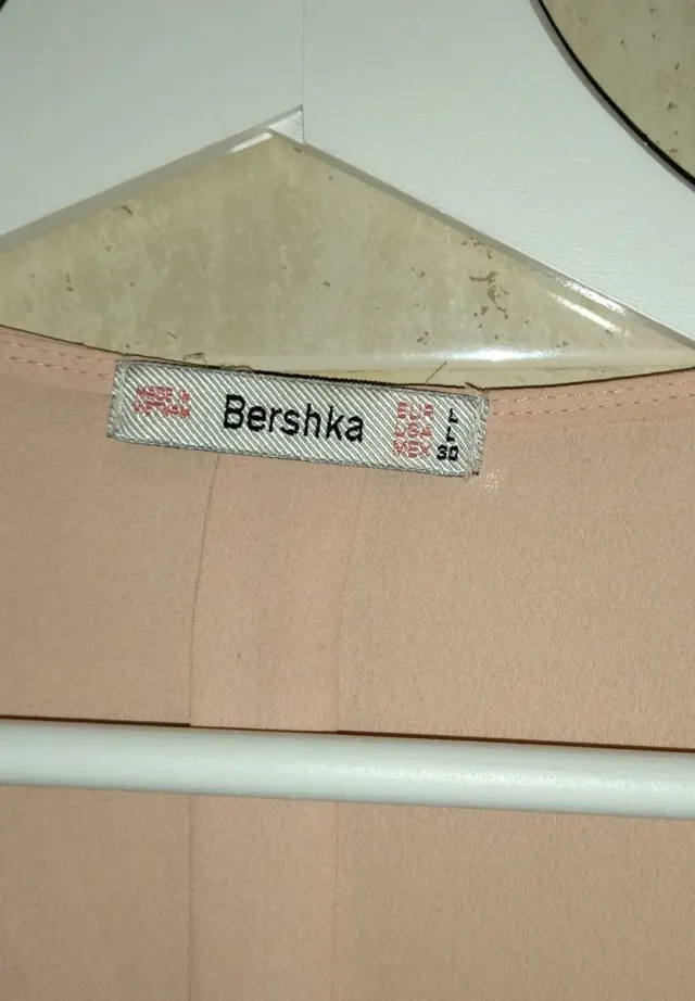Blusa Bershka rosa com zíper