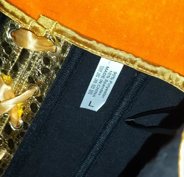 Lote de corsé Vermelho e Dourado