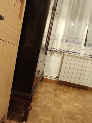 Armario antiguo madera y cristal