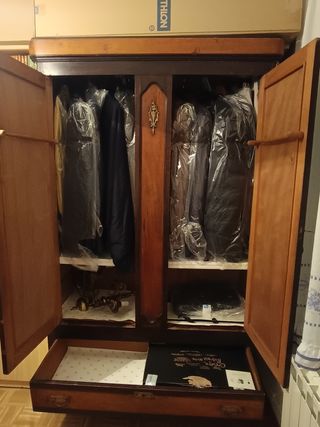 Armario antiguo madera y cristal