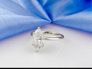 Anillo de oro blanco con Diamante