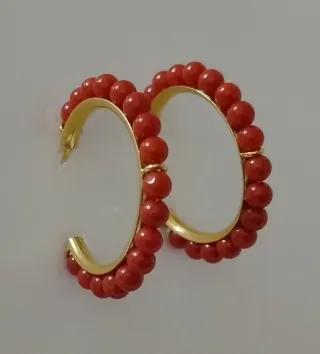 Orecchini cerchio dorato corallo rosso arancio