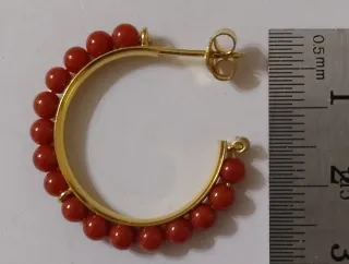 Orecchini cerchio dorato corallo rosso arancio
