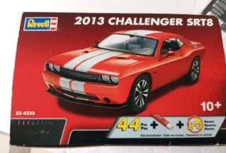 Maqueta Revell 2013 Challenger SRT8
