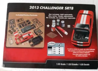 Maqueta Revell 2013 Challenger SRT8