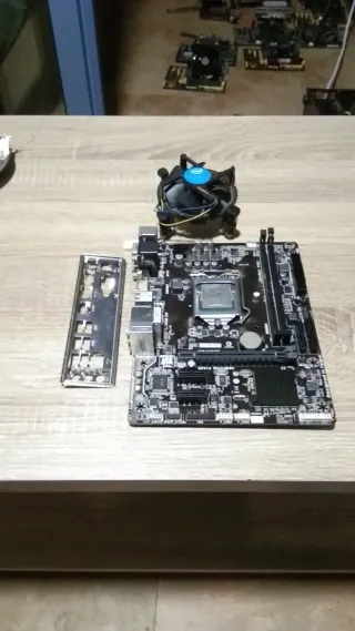 Placa Base y Ventilador CPU
