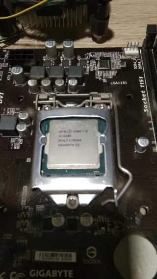 Placa Base y Ventilador CPU