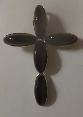 Croce in onice nera e grigia