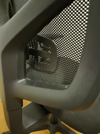 Silla ergonómica negra sin usae