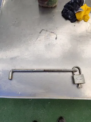 Cerrojo para garaje/nave con candado