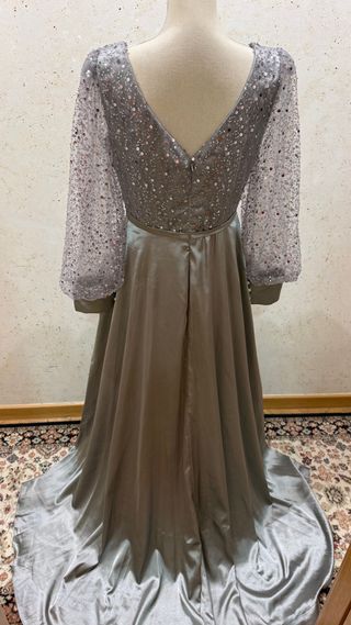 Vestido de gala plateado