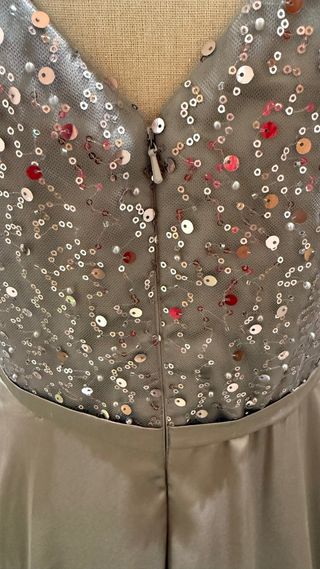 Vestido de gala plateado