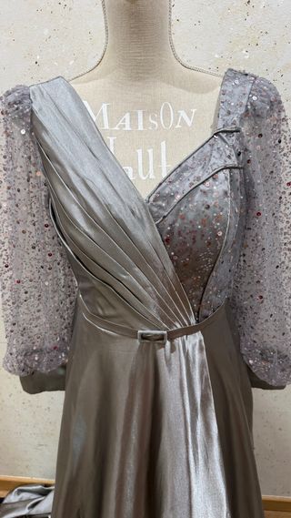Vestido de gala plateado