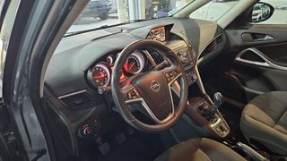 Opel Zafira Tourer 2015