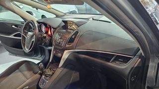 Opel Zafira Tourer 2015