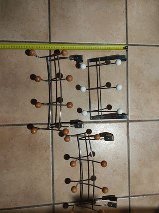 Lote 2 percheros 3 y 4 colgadores. Agarre a puerta