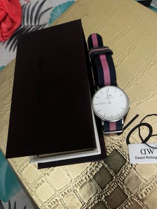 Reloj Daniel Wellington Negro y Rosa