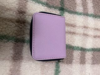 Monedero morado con cremallera