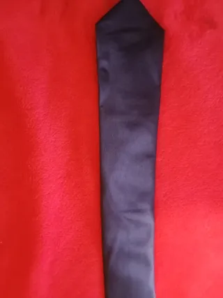 Corbata azul marino