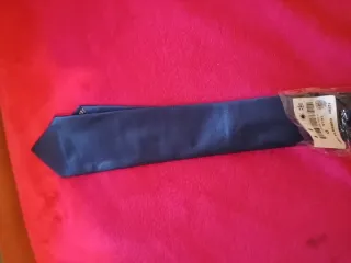 Corbata azul marino