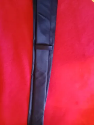 Corbata azul marino