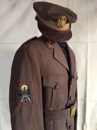 Lote militar época uniforme y gorra