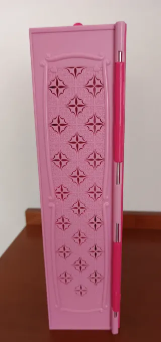 Armadio Barbie rosa