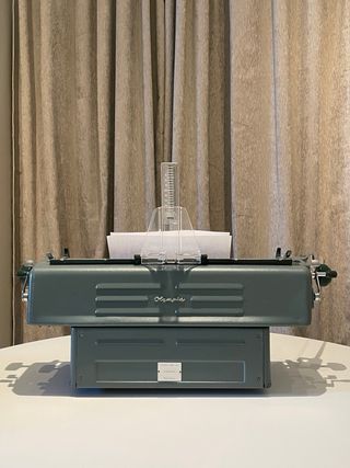 Máquina de escribir Olympia SG1