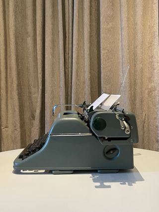 Máquina de escribir Olympia SG1