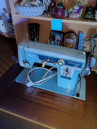 Máquina de coser Alfa Automática