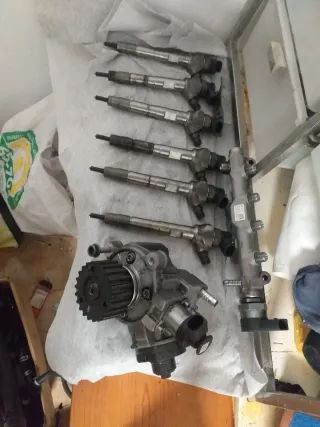 Bomba Inyección Bosch ,inyectores, raíl de presión