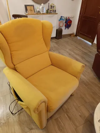 Poltrona relax motorizzata. Molto utile per anziani