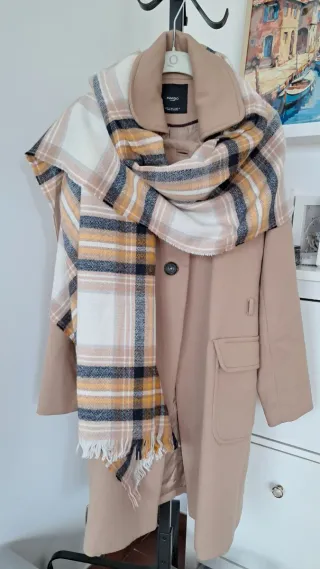 Cappotto Mango Beige con Sciarpa