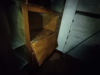 Mobile dispensa da restaurare