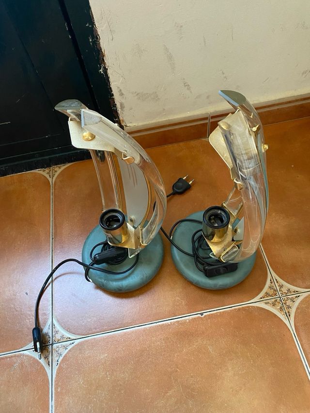 Lámparas de mesita de noche doradas y verdes