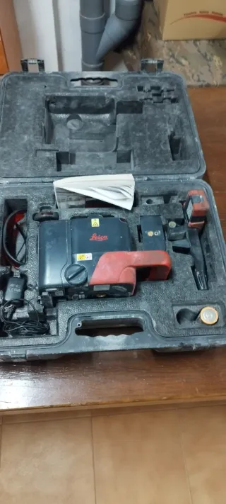 Nivel Láser Leica con Maletín