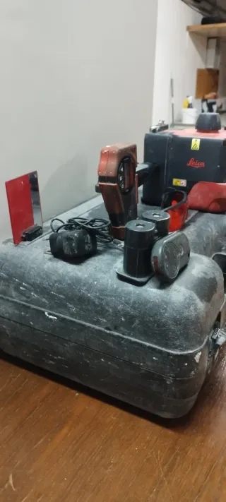 Nivel Láser Leica con Maletín