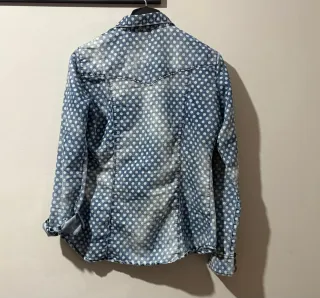 Camicia a pois blu e bianca