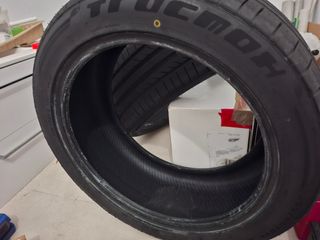 Neumáticos 255/45/19 10 104Y costaron 380 €