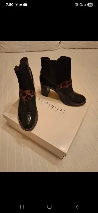 Botines Hispanitas Negros Animal Print