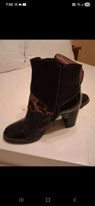 Botines Hispanitas Negros Animal Print