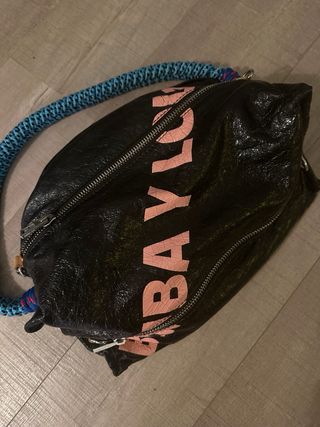 Bolsa Bimba y Lola Preta com detalhes Rosa