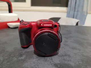 Macchina fotografica Canon con custodia