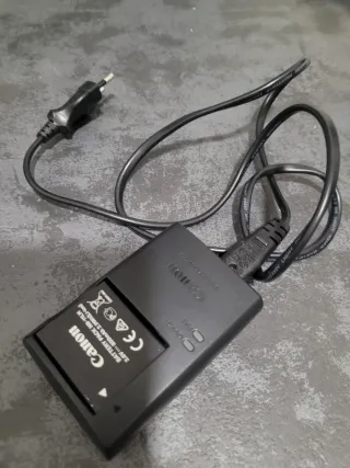 Macchina fotografica Canon con custodia