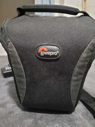 Macchina fotografica Canon con custodia