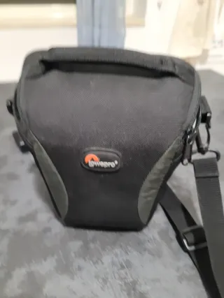 Macchina fotografica Canon con custodia